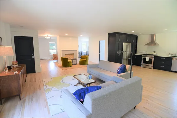 $4,500 | 197 Coggeshall Avenue, Newport, RI 02840