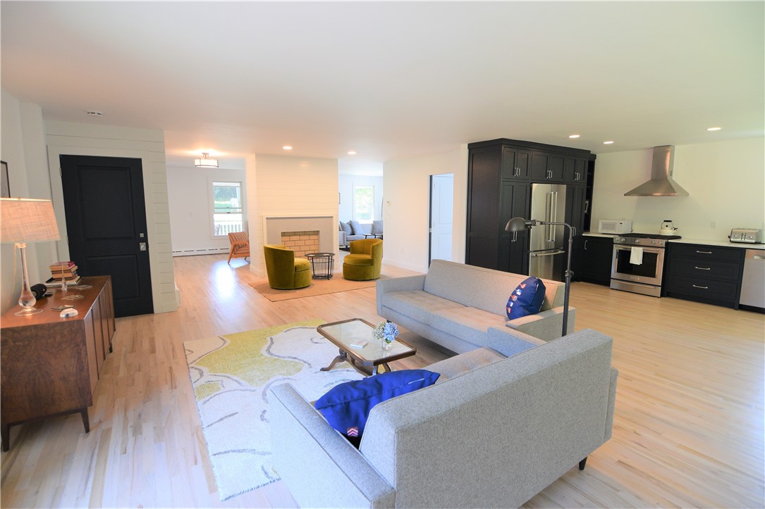 197 Coggeshall Avenue Newport, RI 02840 - Photo 16 of 45