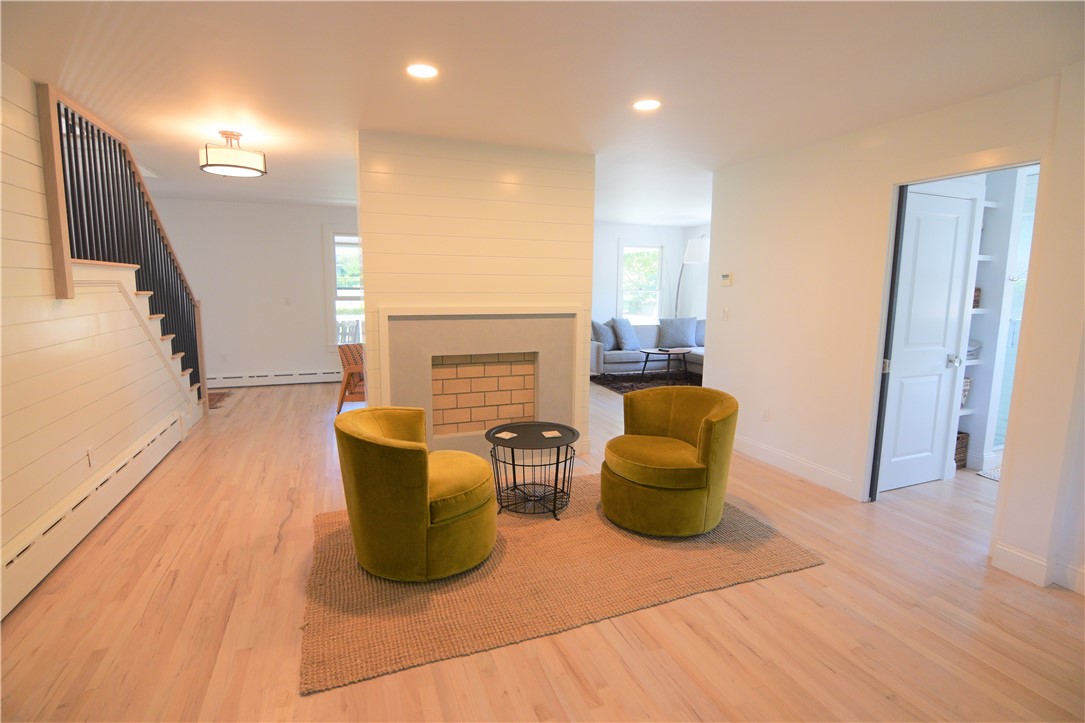 197 Coggeshall Avenue Newport, RI 02840 - Photo 17 of 45