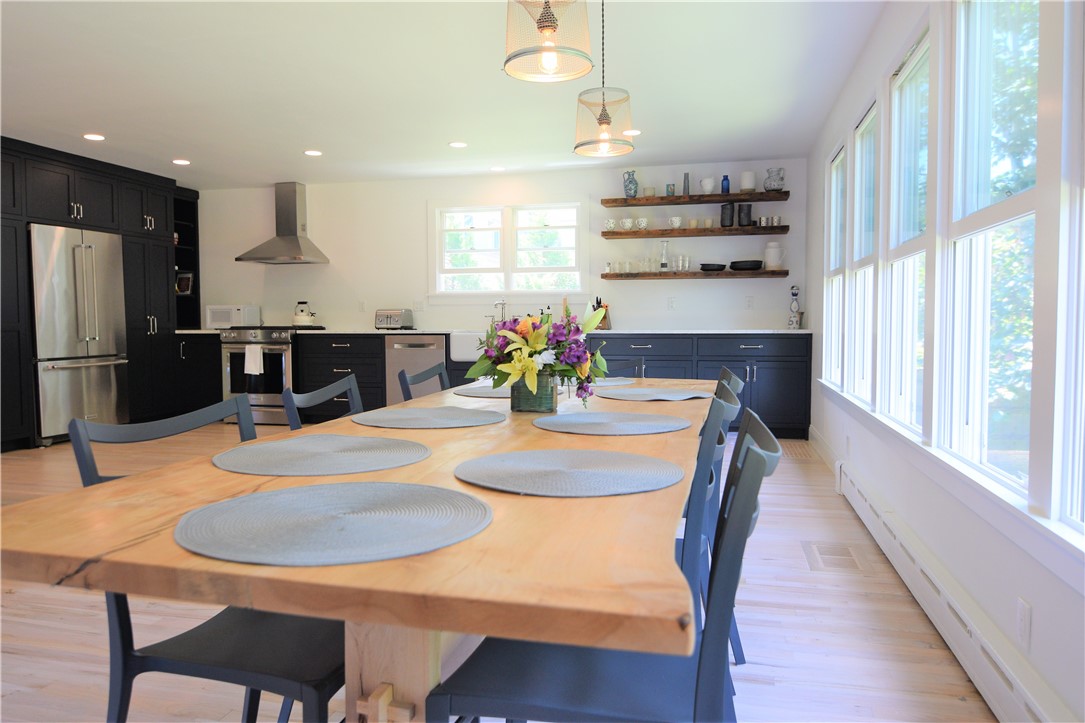 197 Coggeshall Avenue Newport, RI 02840 - Photo 24 of 45