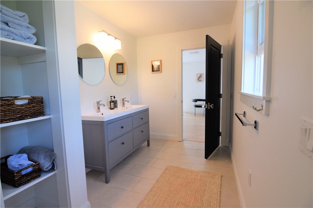 197 Coggeshall Avenue Newport, RI 02840 - Photo 35 of 45