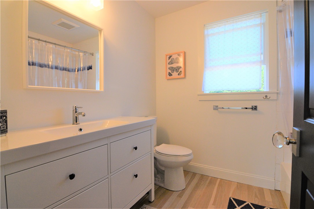 197 Coggeshall Avenue Newport, RI 02840 - Photo 41 of 45