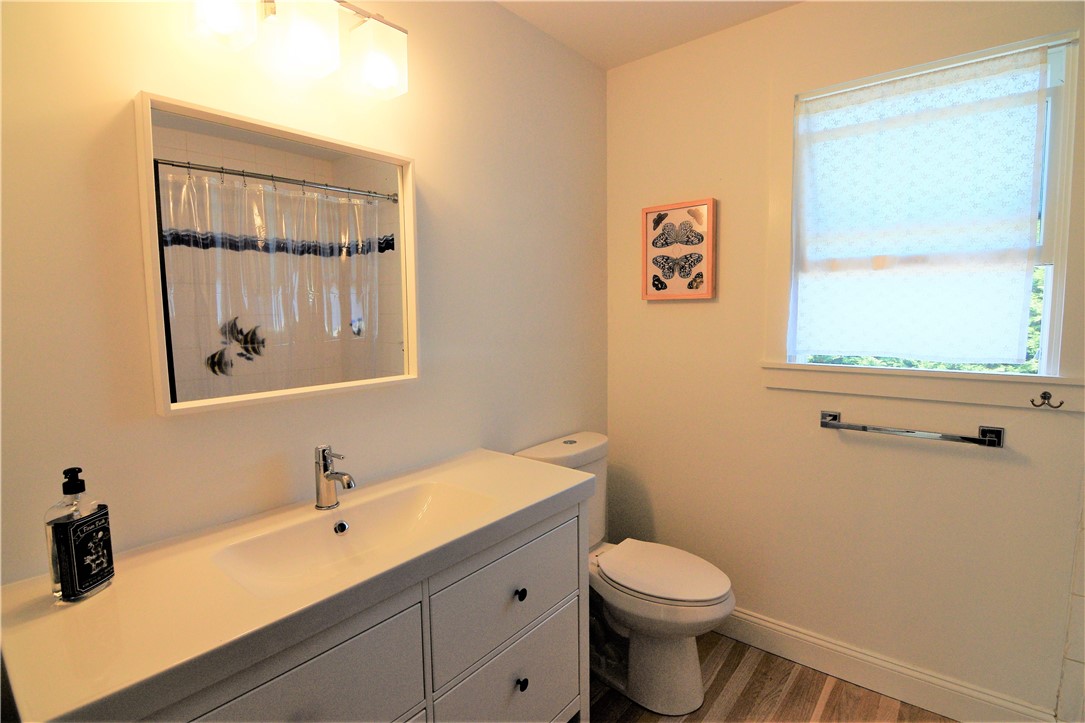 197 Coggeshall Avenue Newport, RI 02840 - Photo 42 of 45