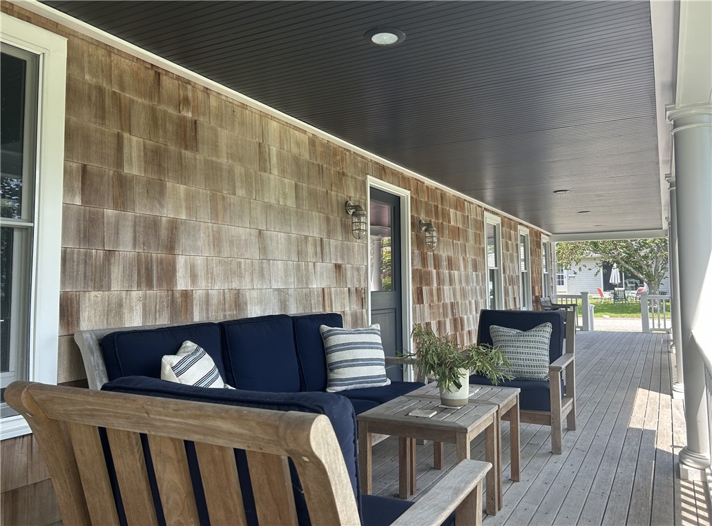 197 Coggeshall Avenue Newport, RI 02840 - Photo 10 of 45