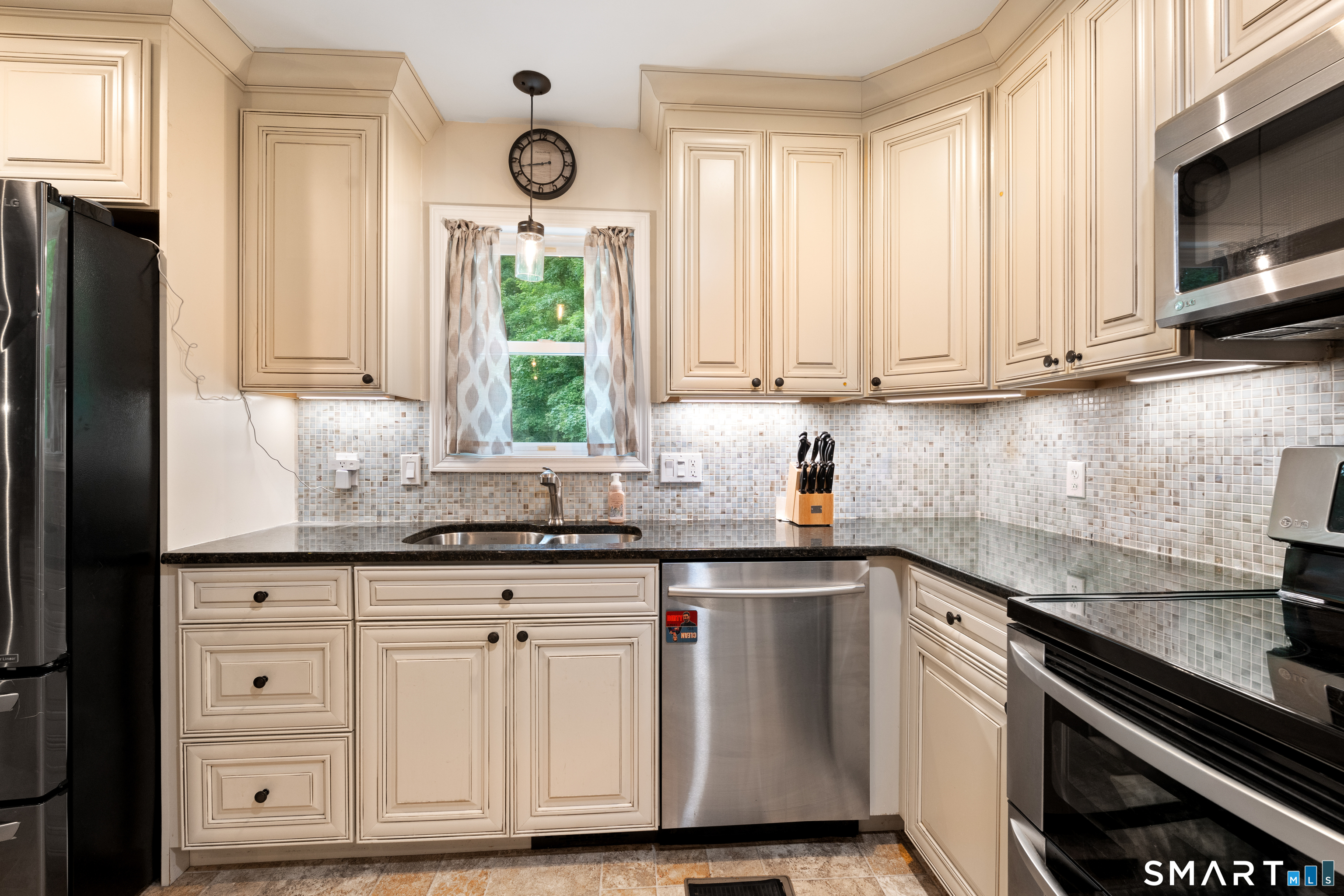 25 Cook Road Tolland, CT 06084 - Photo 5 of 29 Gallery Image 5