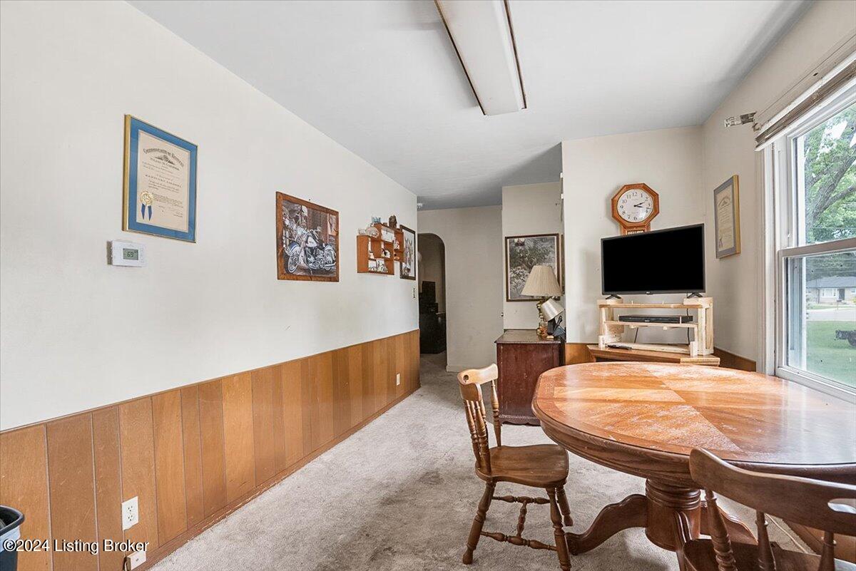 8404 Blue Lick Road Louisville, KY 40219 - Photo 5 of 46 12-8404-12