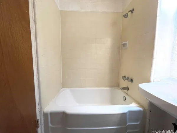 $1,200 | 85-933 Bayview Street, Unit 404, Waianae, HI 96792