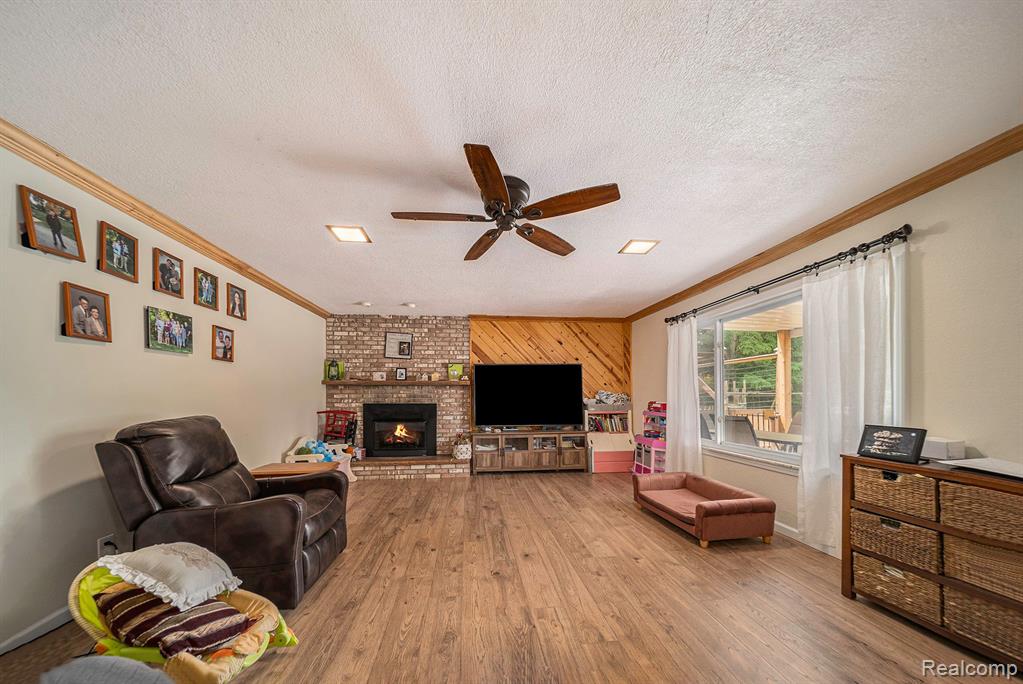 6356 Calkins Road Flint, MI 48532 - Photo 5 of 26
