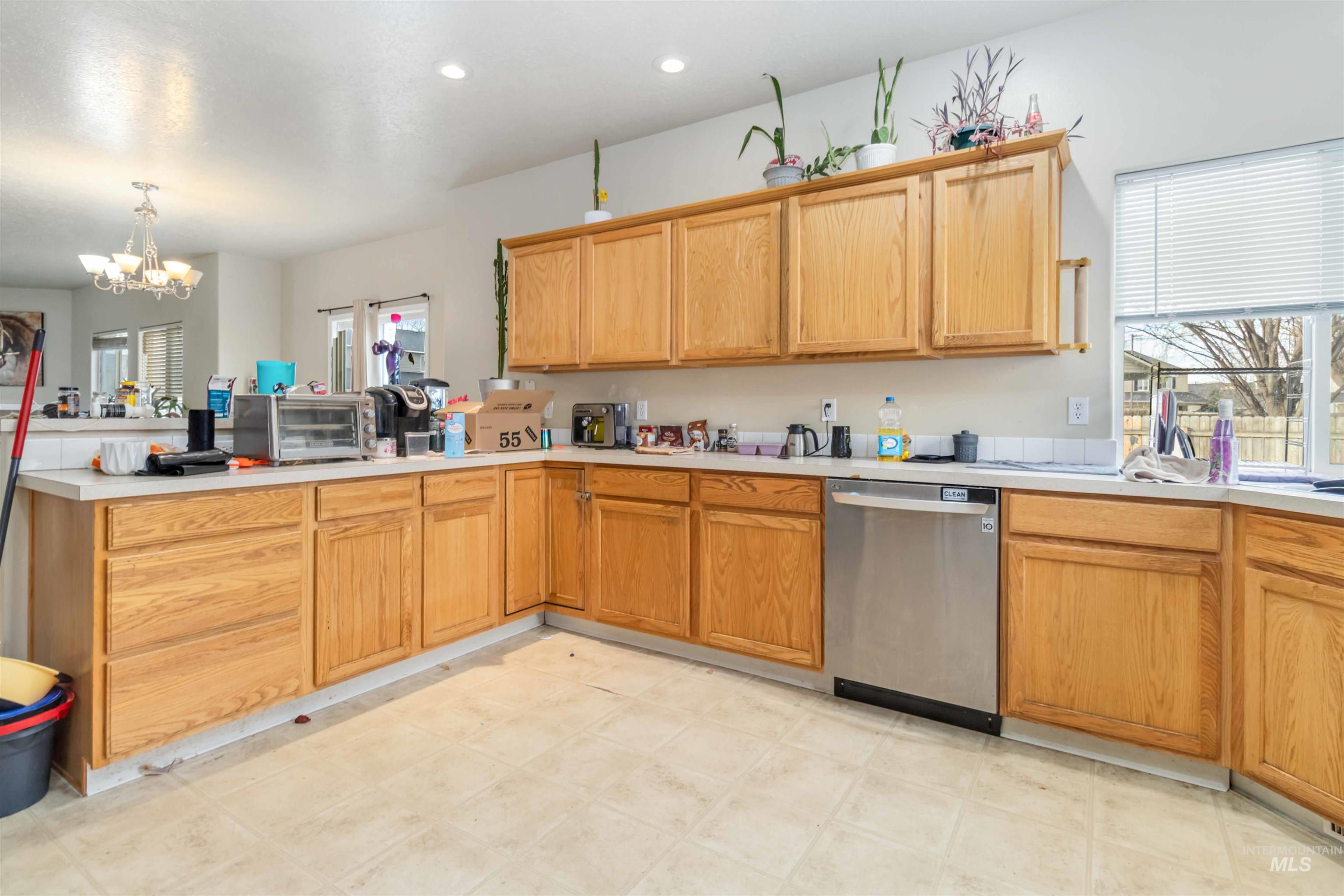 5108 Northrup Way Caldwell, ID 83607 - Photo 17 of 50