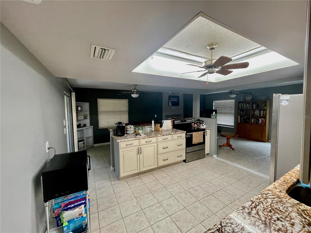 490 South Minstrel Avenue Inverness, FL 34450 - Photo 4 of 30