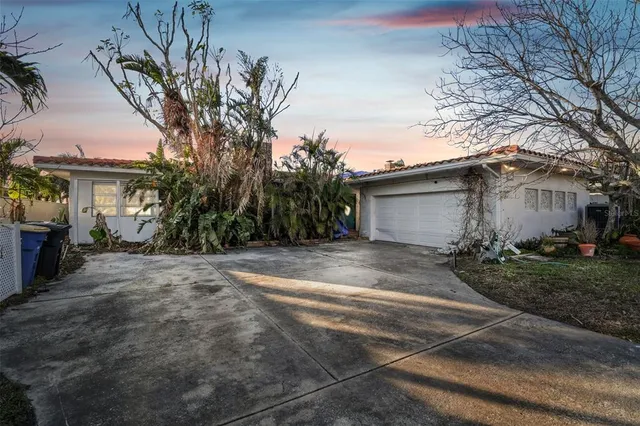 $2,400,000 | 1836 Venetian Point Drive, Clearwater, FL 33755