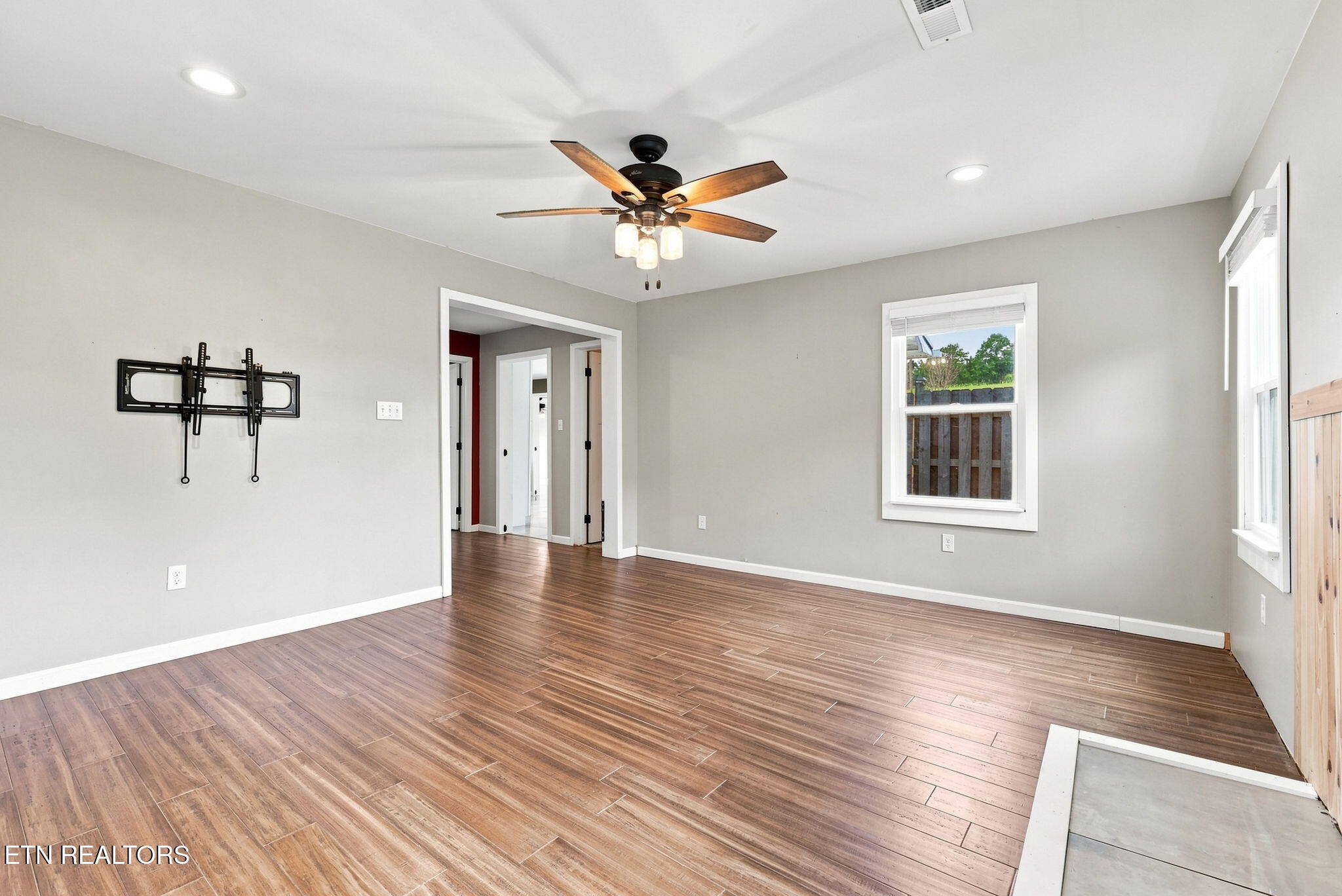 708 New Midway Road Kingston, TN 37763 - Photo 9 of 47 Living