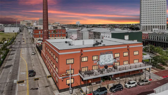 $439,000 | 104 21st Street, Unit 203, Galveston, TX 77550