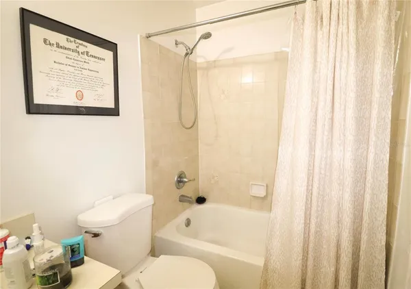 $500 | 2300 Southwest 43rd Street, Unit T3 ROOM C, Gainesville, FL 32607