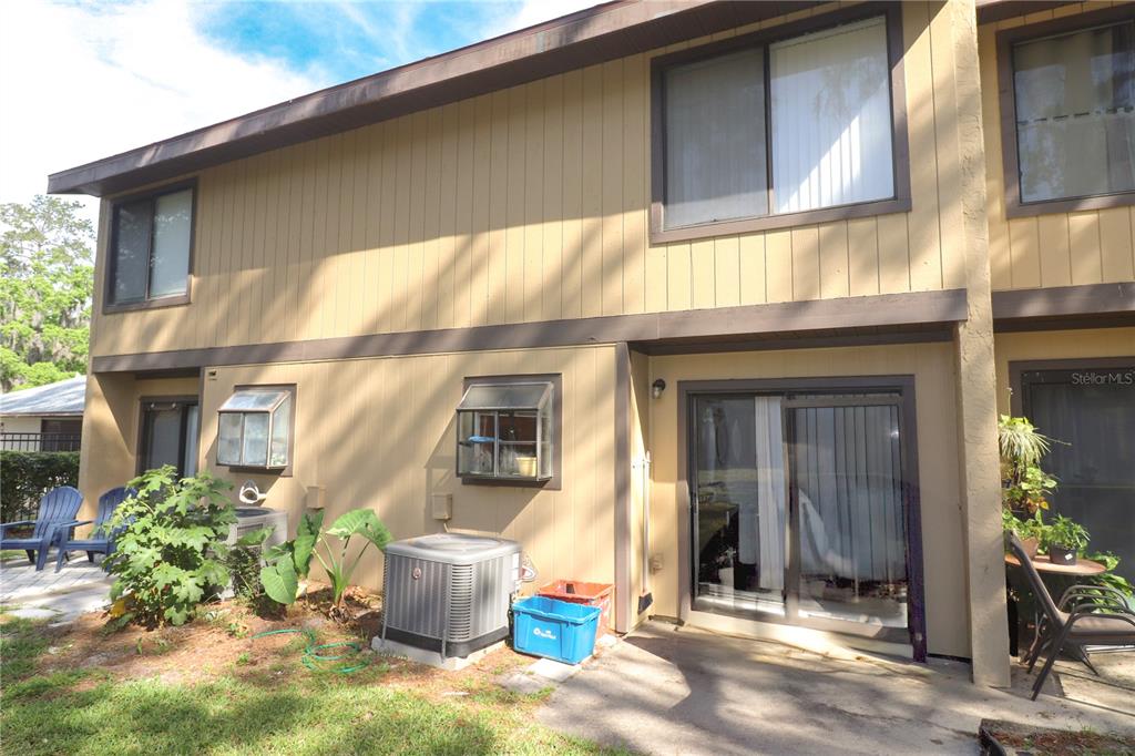 2300 Southwest 43rd Street, Unit T3 ROOM C Gainesville, FL 32607 - Photo 26 of 27 a front view of a house