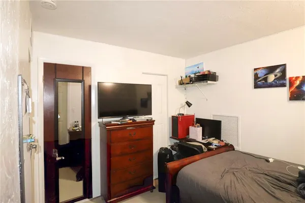 $500 | 2300 Southwest 43rd Street, Unit T3 ROOM C, Gainesville, FL 32607