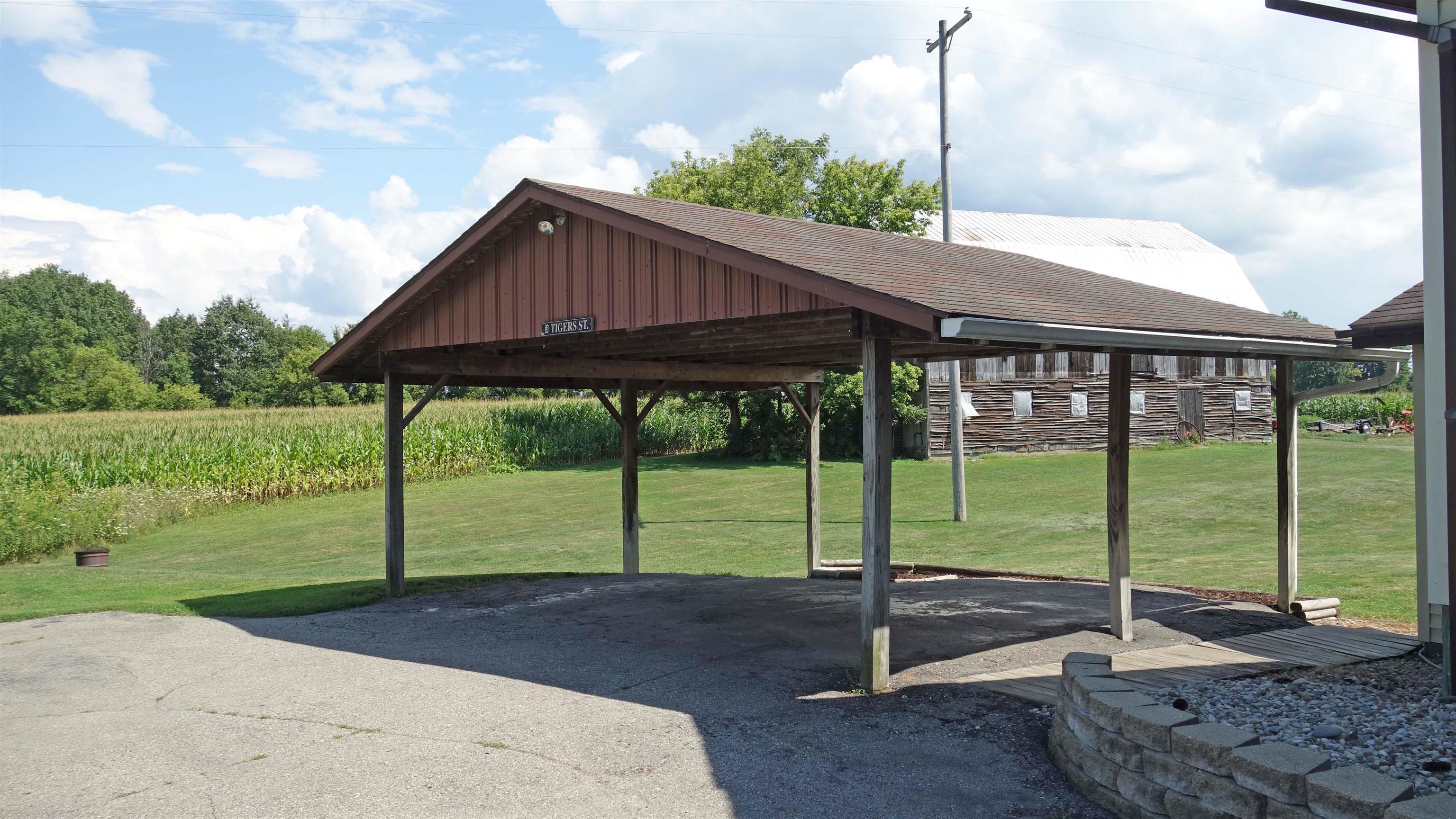 10801 South Hemlock Road Brant, MI 48614 - Photo 26 of 41 50087068-25.JPG