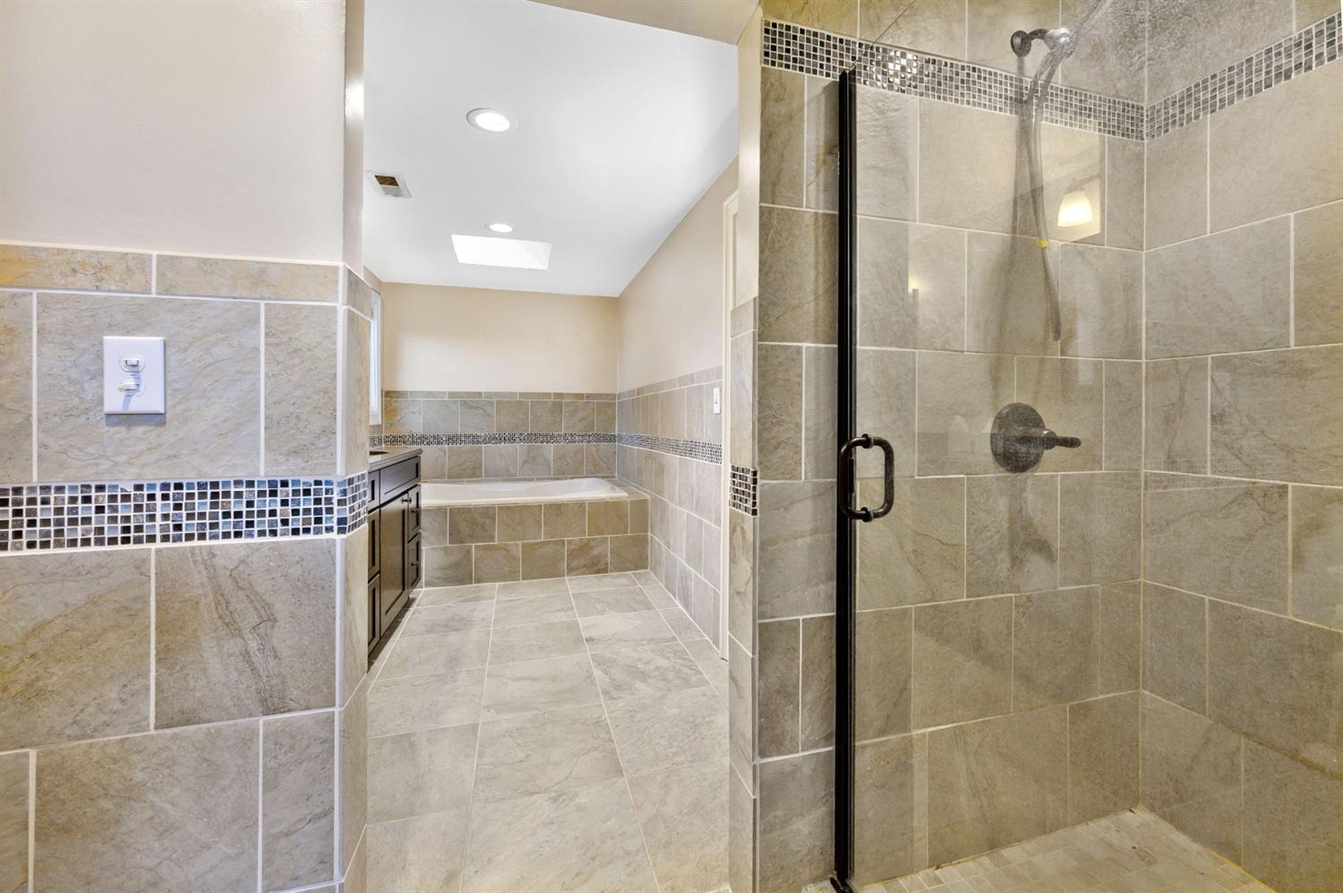 645 Rushton Road Cincinnati, OH 45226 - Photo 17 of 36 Gallery Image 17