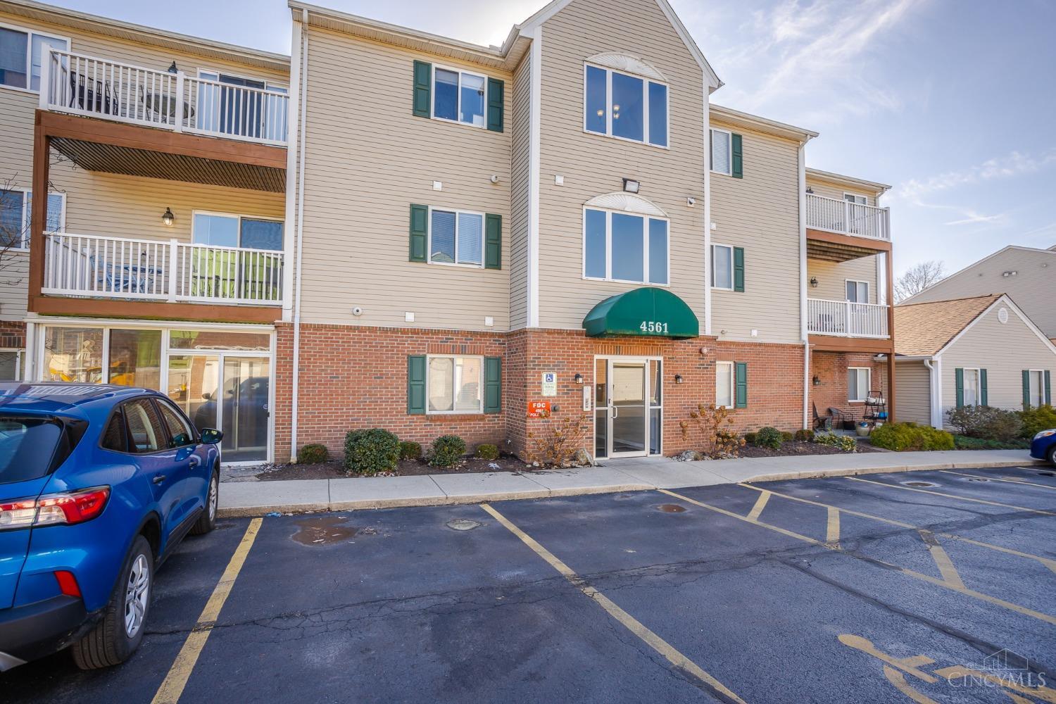 4561 Foley Road, Unit 5 Cincinnati, OH 45238 - Photo 2 of 23 Gallery Image 2
