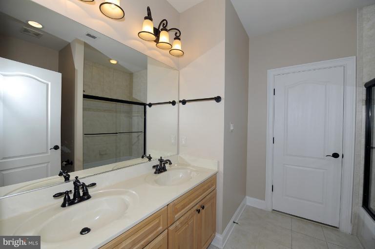12126 Frederick Road Ellicott City, MD 21042 - Photo 14 of 28 Dual Entry Bath