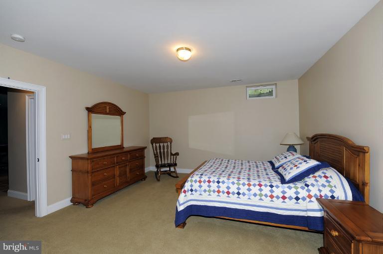 12126 Frederick Road Ellicott City, MD 21042 - Photo 17 of 28 Interior (General)