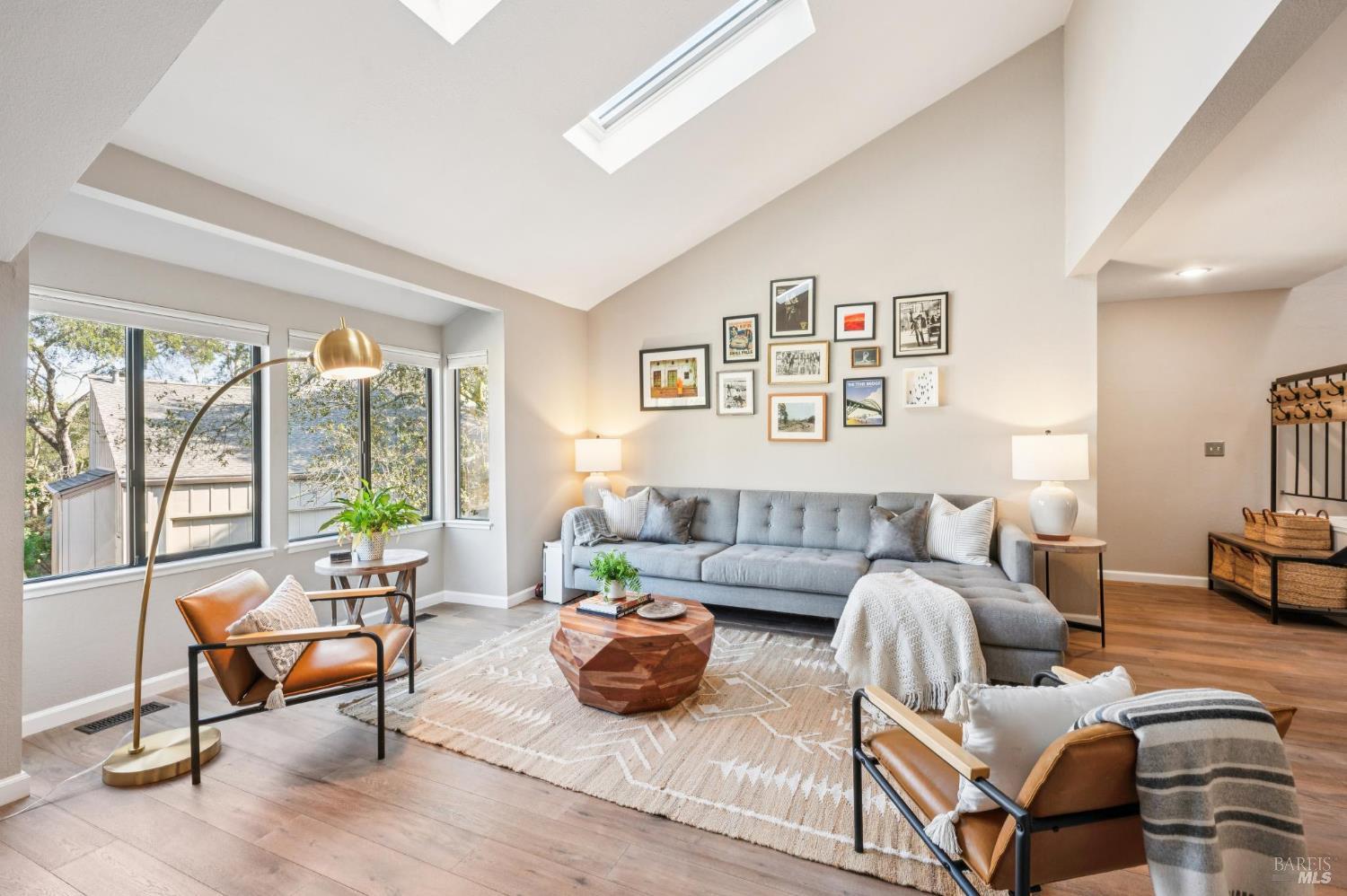 72 Flicker Drive Novato, CA 94949 - Photo 5 of 52