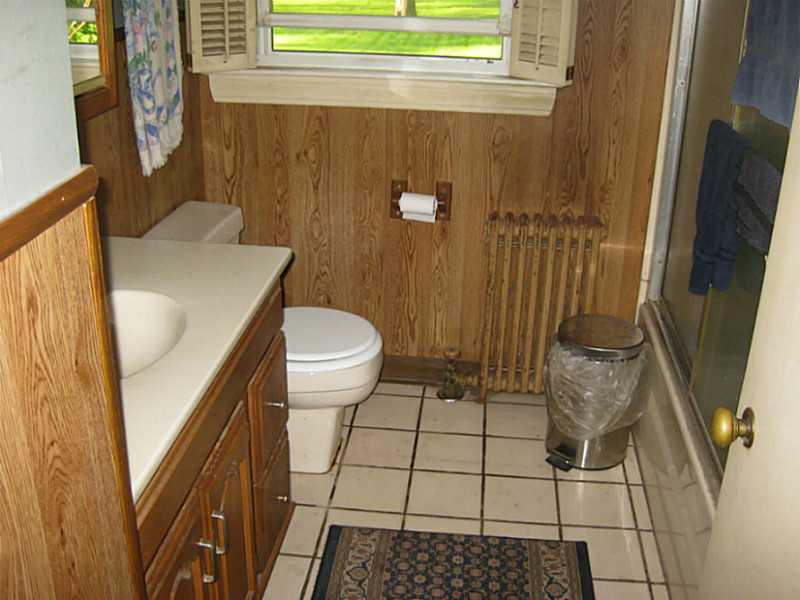 43 Jackson Flat Road Scituate, RI 02831 - Photo 8 of 16 Bathroom.