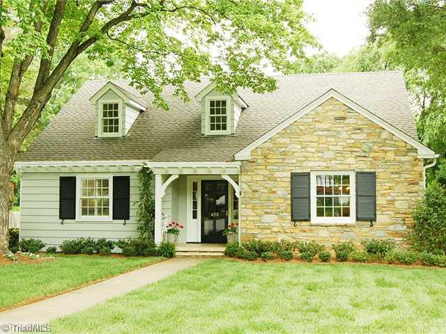 433 Roslyn Road Winston-Salem, NC 27104 - Photo 1 of 16 Exterior Front.