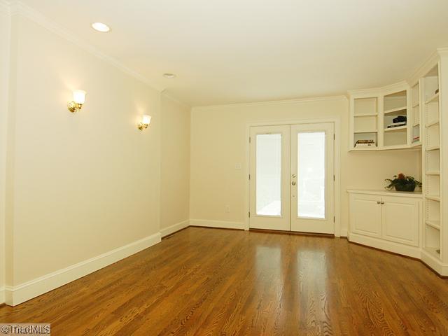433 Roslyn Road Winston-Salem, NC 27104 - Photo 11 of 16 Master Bedroom.
