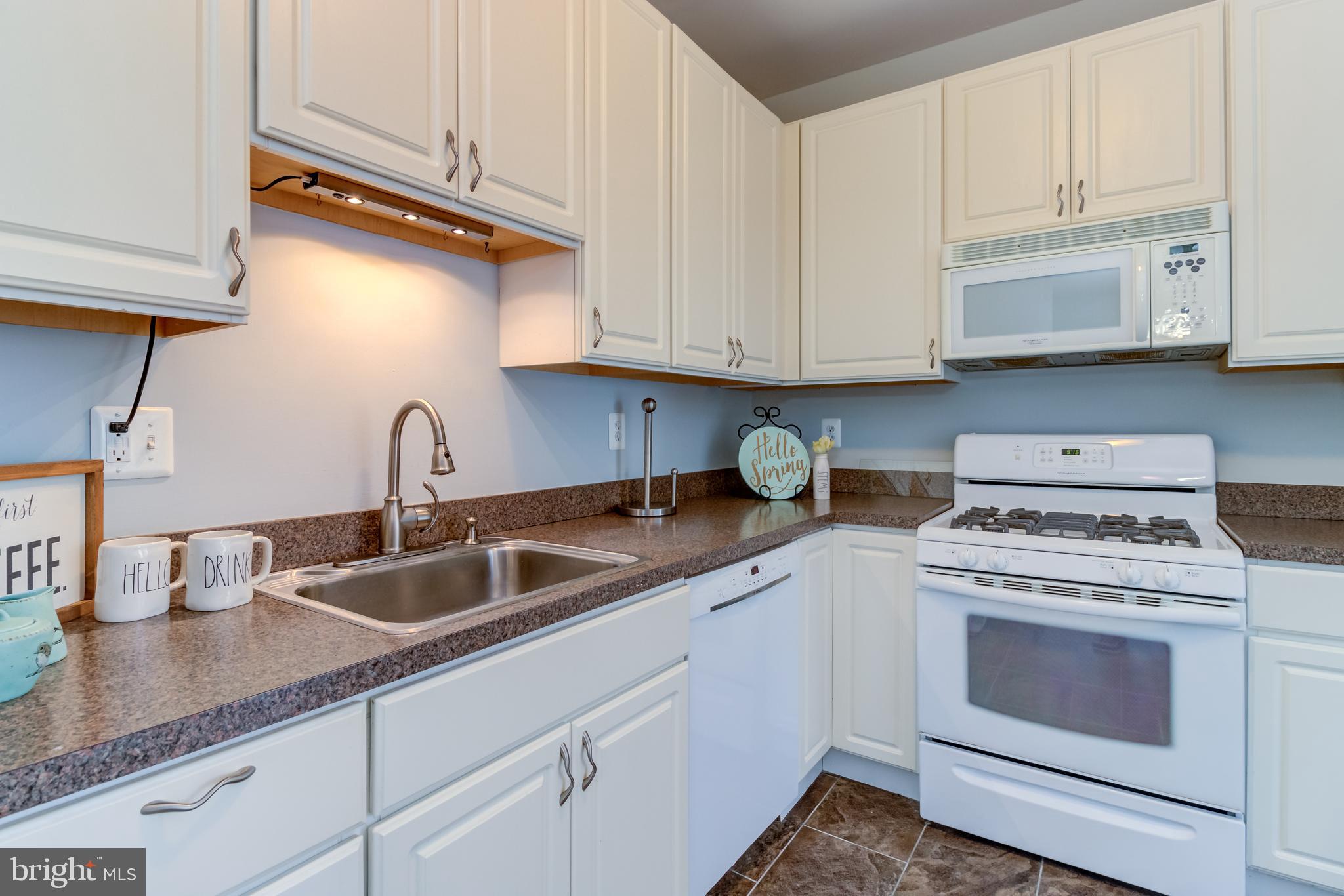 102 River Birch Circle, Unit 201 Kennett Square, PA 19348 - Photo 15 of 38 Kitchen