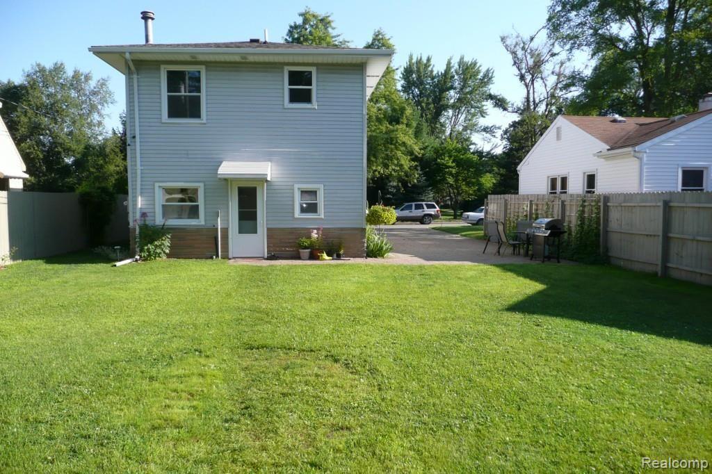 1007 Michigan Street Brighton, MI 48116 - Photo 7 of 30