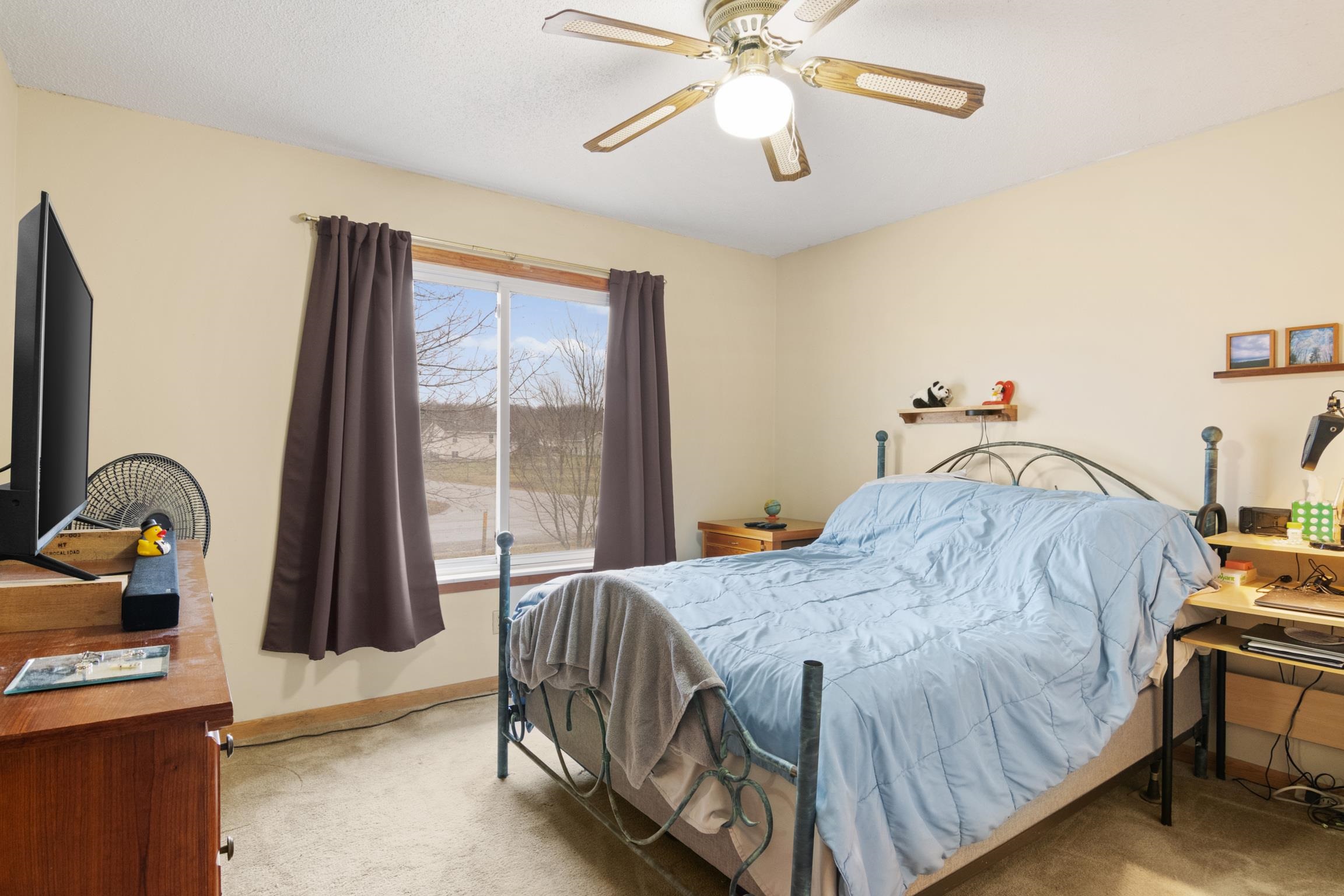 2102 Gary Road Traverse City, MI 49685 - Photo 7 of 18 1929278-93d28494-50b2-4227-a7fd-3a96bfe1a0cf.JPG