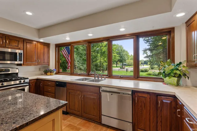 $900,000 | 14370 Highway 23, Granger, IN 46530