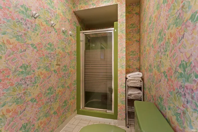 $900,000 | 14370 Highway 23, Granger, IN 46530