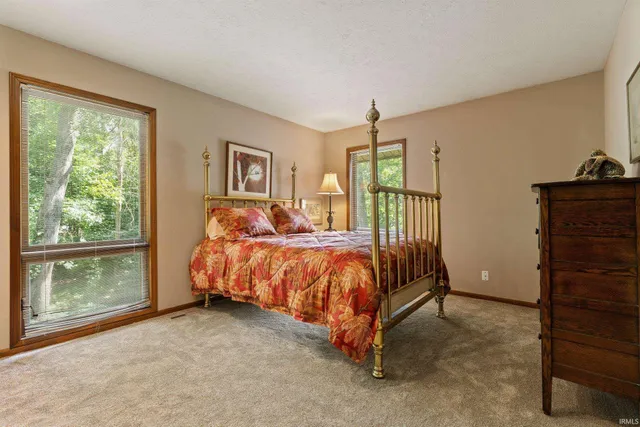 $900,000 | 14370 Highway 23, Granger, IN 46530