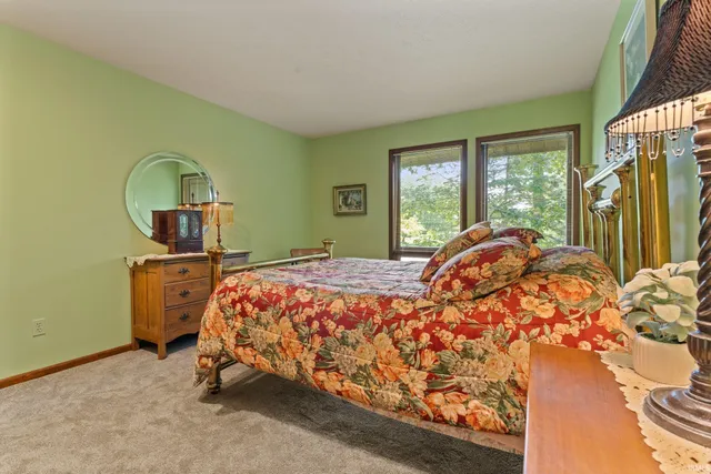 $900,000 | 14370 Highway 23, Granger, IN 46530