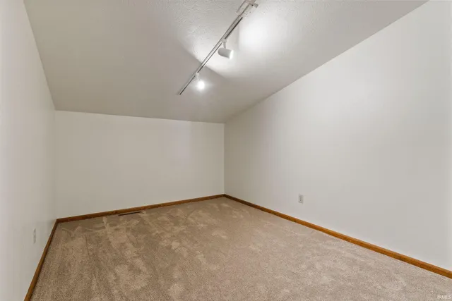 $900,000 | 14370 Highway 23, Granger, IN 46530