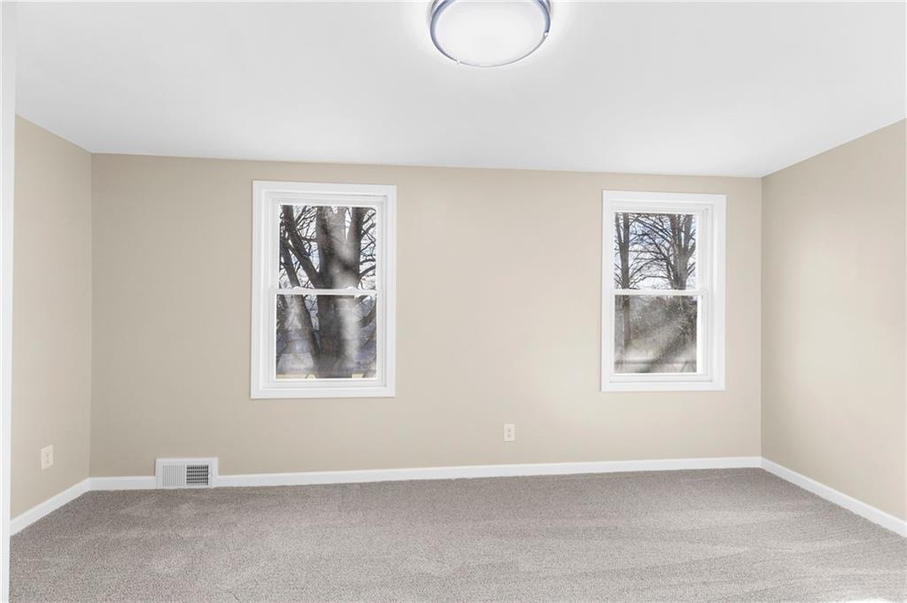 326 Frazier Drive New Castle, PA 16105 - Photo 20 of 32 3rd Bedroom