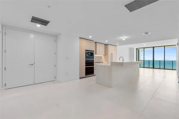 $3,295,000 | 900 North Ocean Boulevard, Unit 504, Pompano Beach, FL 33062