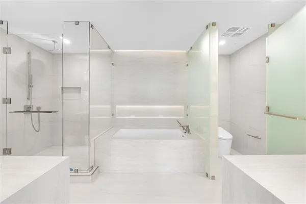 $3,295,000 | 900 North Ocean Boulevard, Unit 504, Pompano Beach, FL 33062