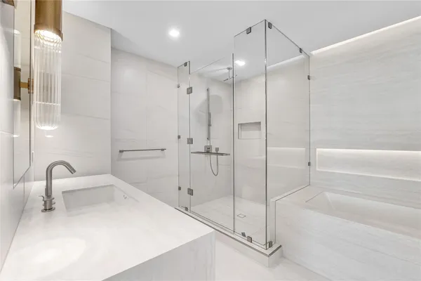 $3,295,000 | 900 North Ocean Boulevard, Unit 504, Pompano Beach, FL 33062