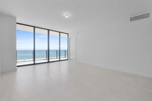 $3,295,000 | 900 North Ocean Boulevard, Unit 504, Pompano Beach, FL 33062