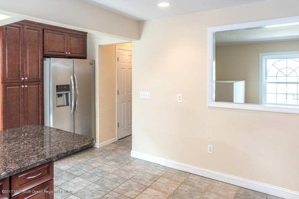 2507 Scott Road Wall, NJ 07719 - Photo 4 of 35 jt (37 of 39)
