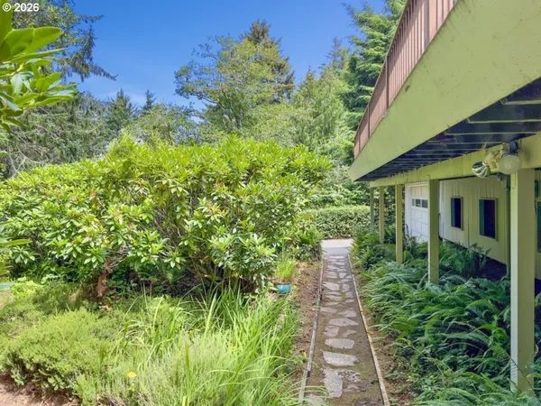 $479,000 | 113 Ridge Crest Road, Gleneden Beach, OR 97388
