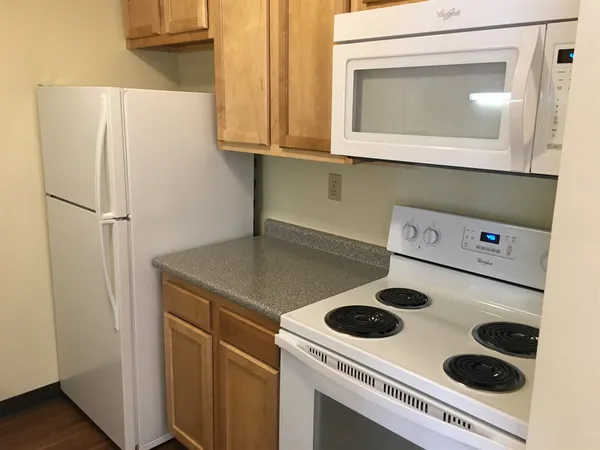 $1,899 | 133 Eastern Avenue, Unit 301, Manchester, NH 03104