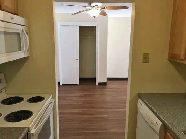 $1,899 | 133 Eastern Avenue, Unit 301, Manchester, NH 03104