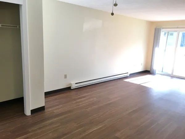 $1,899 | 133 Eastern Avenue, Unit 301, Manchester, NH 03104