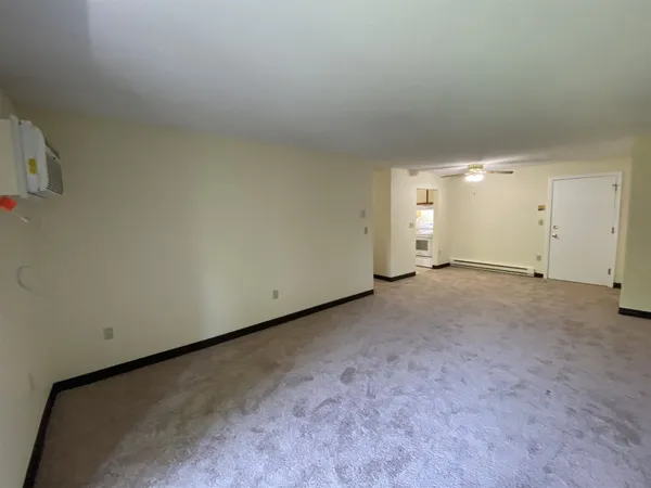 $1,899 | 133 Eastern Avenue, Unit 301, Manchester, NH 03104