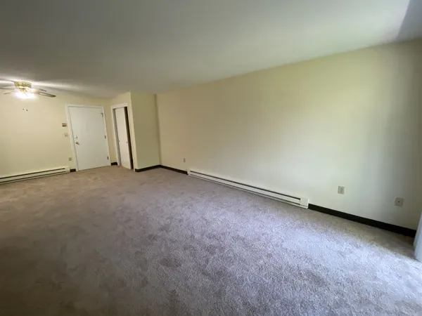 $1,899 | 133 Eastern Avenue, Unit 301, Manchester, NH 03104