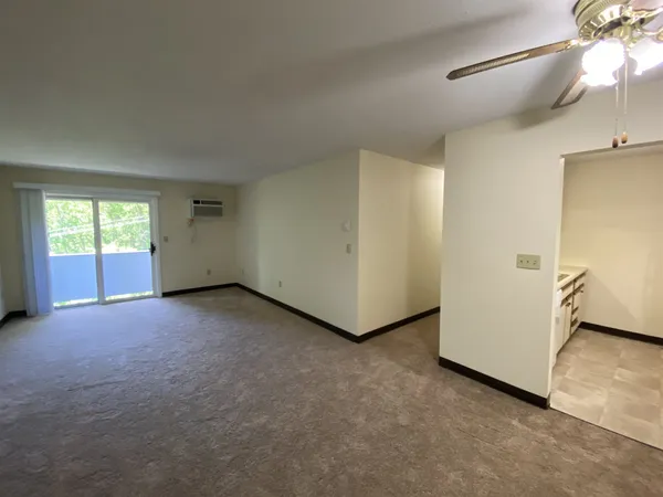 $1,899 | 133 Eastern Avenue, Unit 301, Manchester, NH 03104